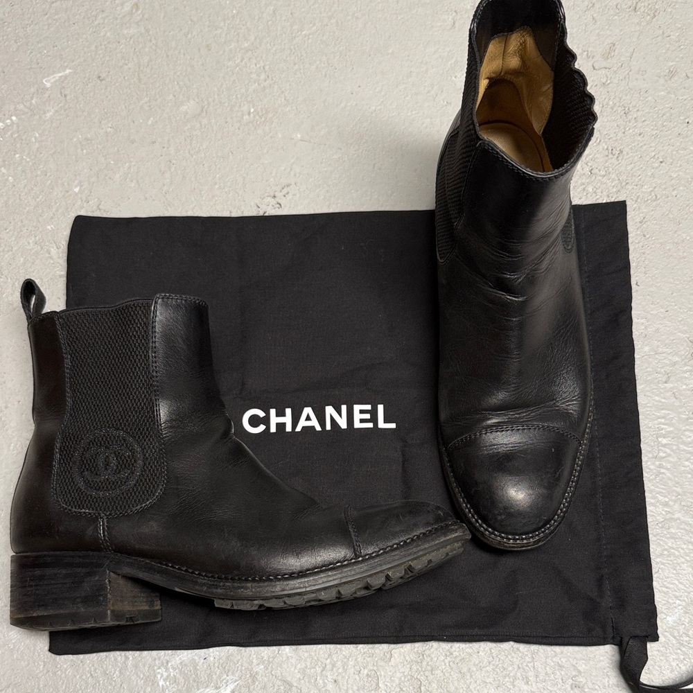 CHANEL women Black Leather Ankle Boots